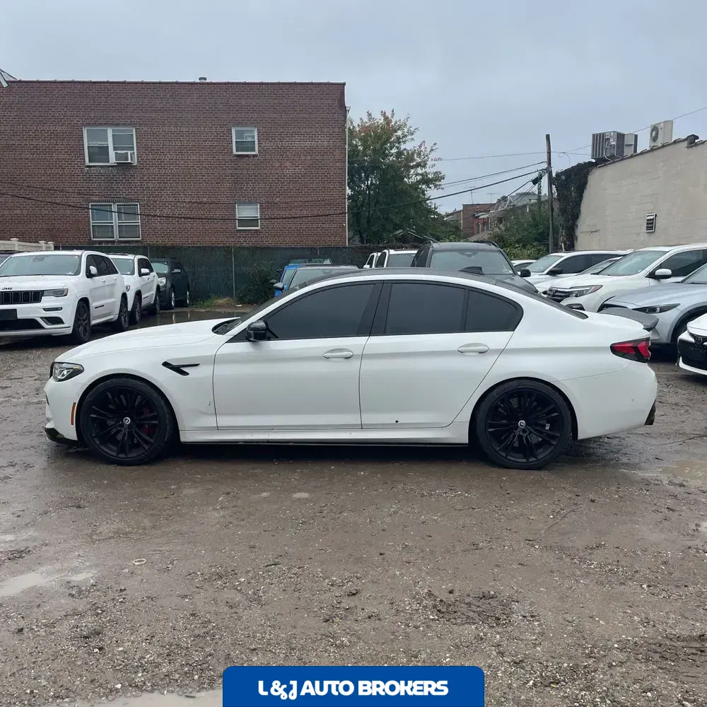 2023 BMW M5