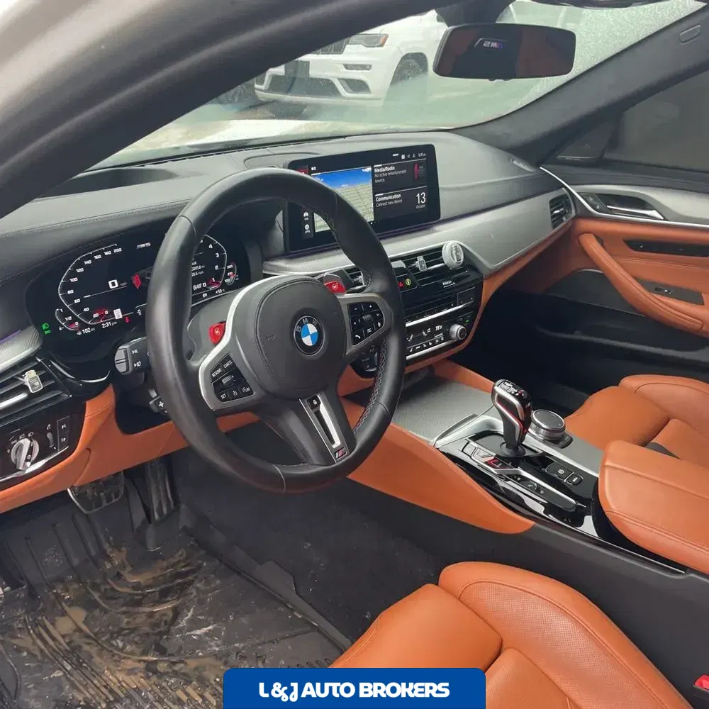 2023 BMW M5