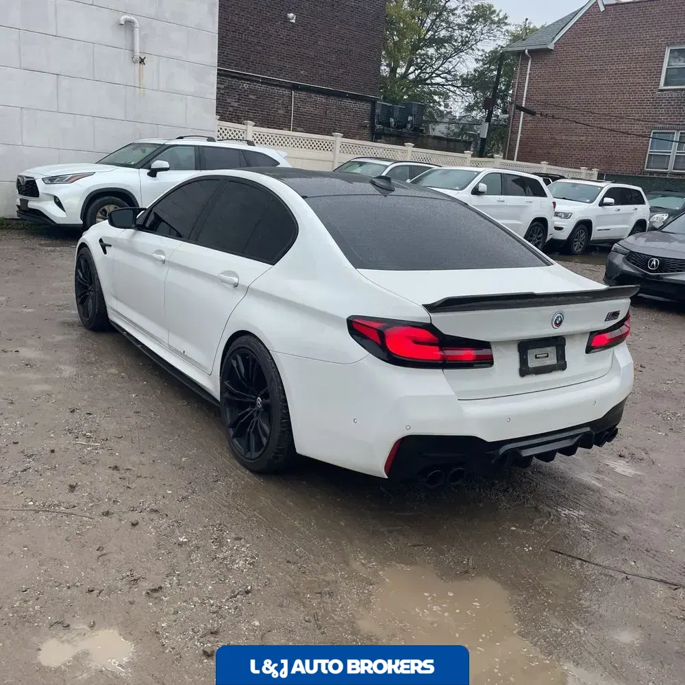 2023 BMW M5