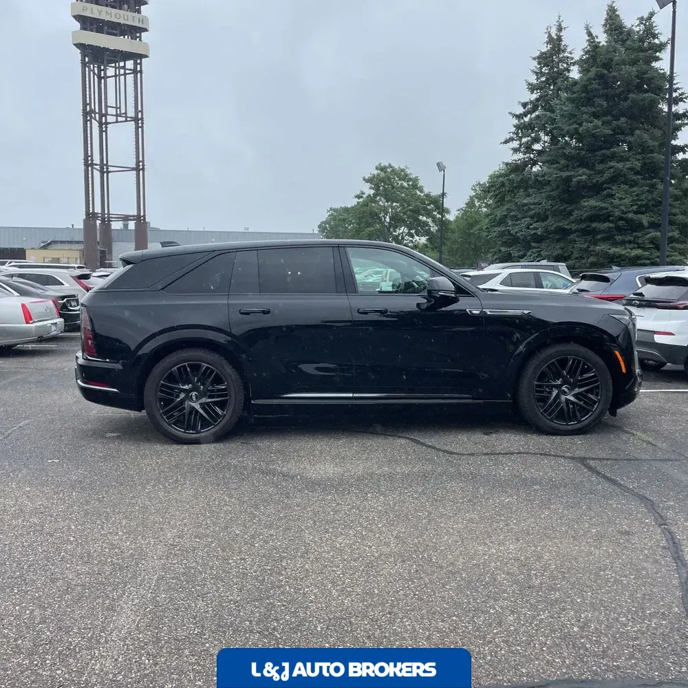 2025 Cadillac Escalade IQ Sport 2