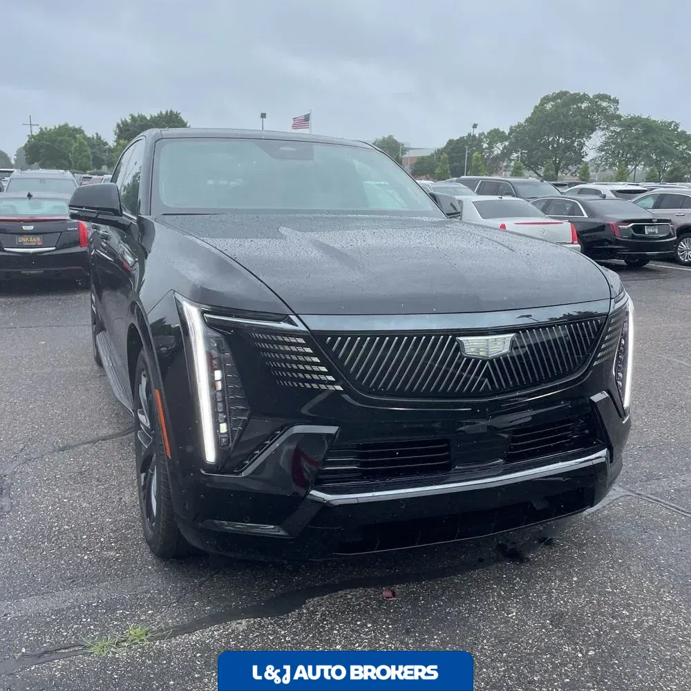 2025 Cadillac Escalade IQ Sport 2