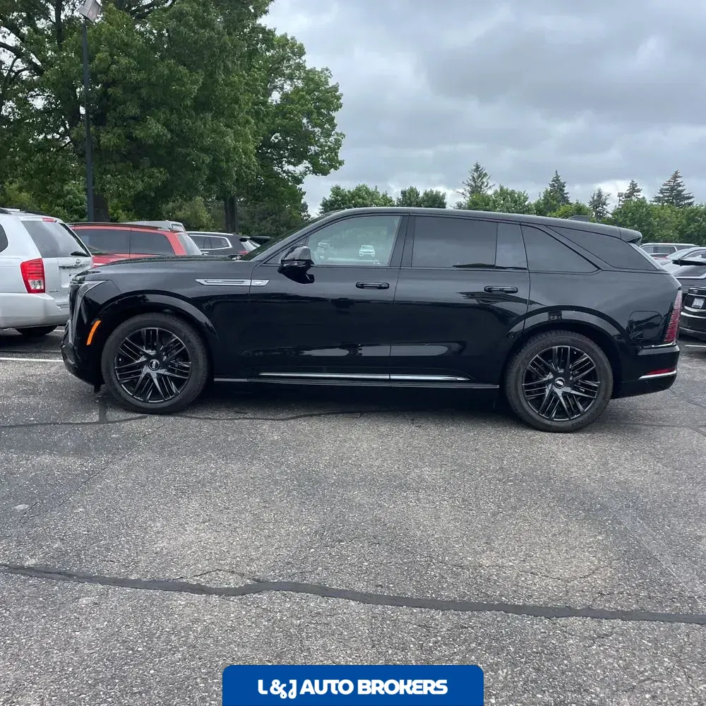 2025 Cadillac Escalade IQ Sport 2