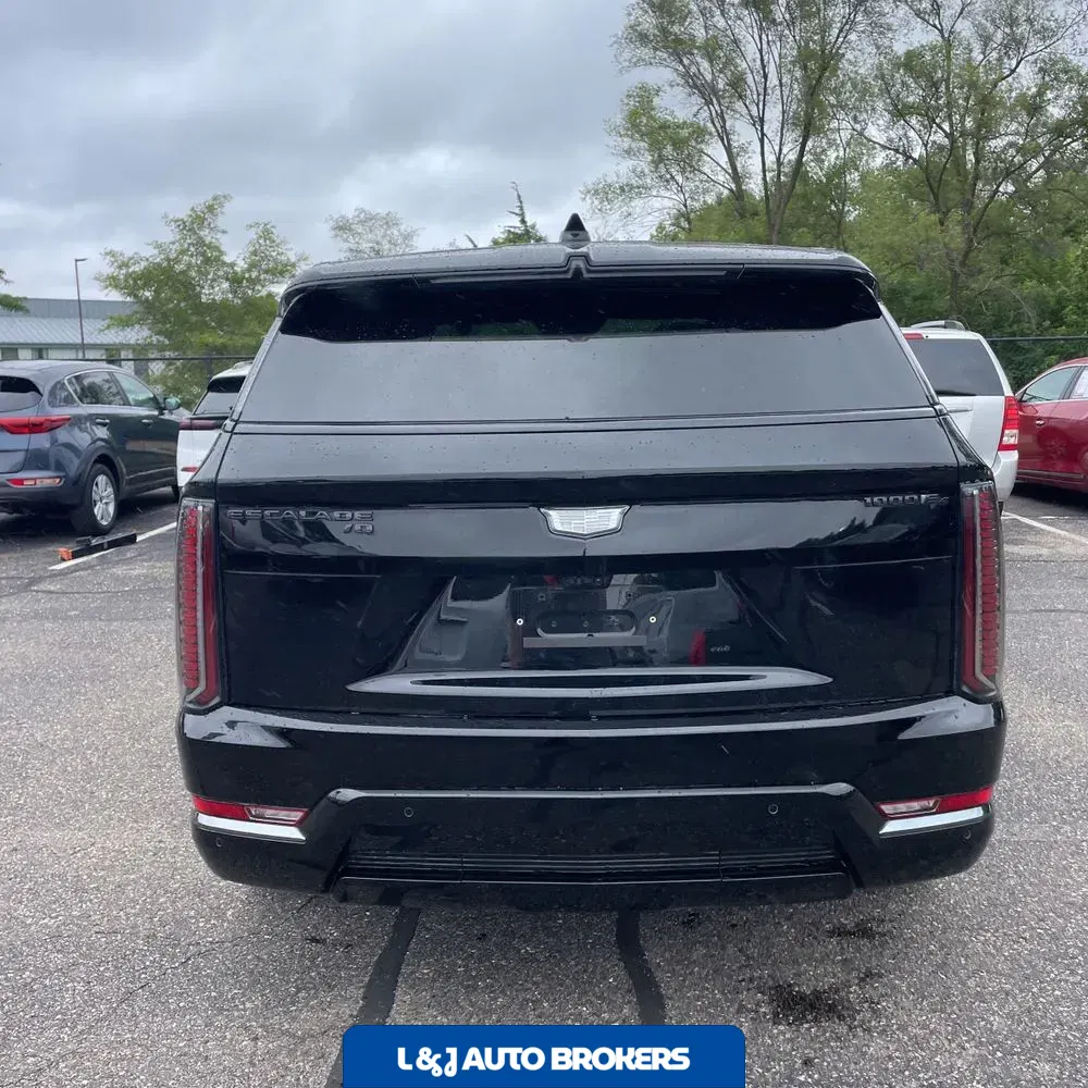 2025 Cadillac Escalade IQ Sport 2