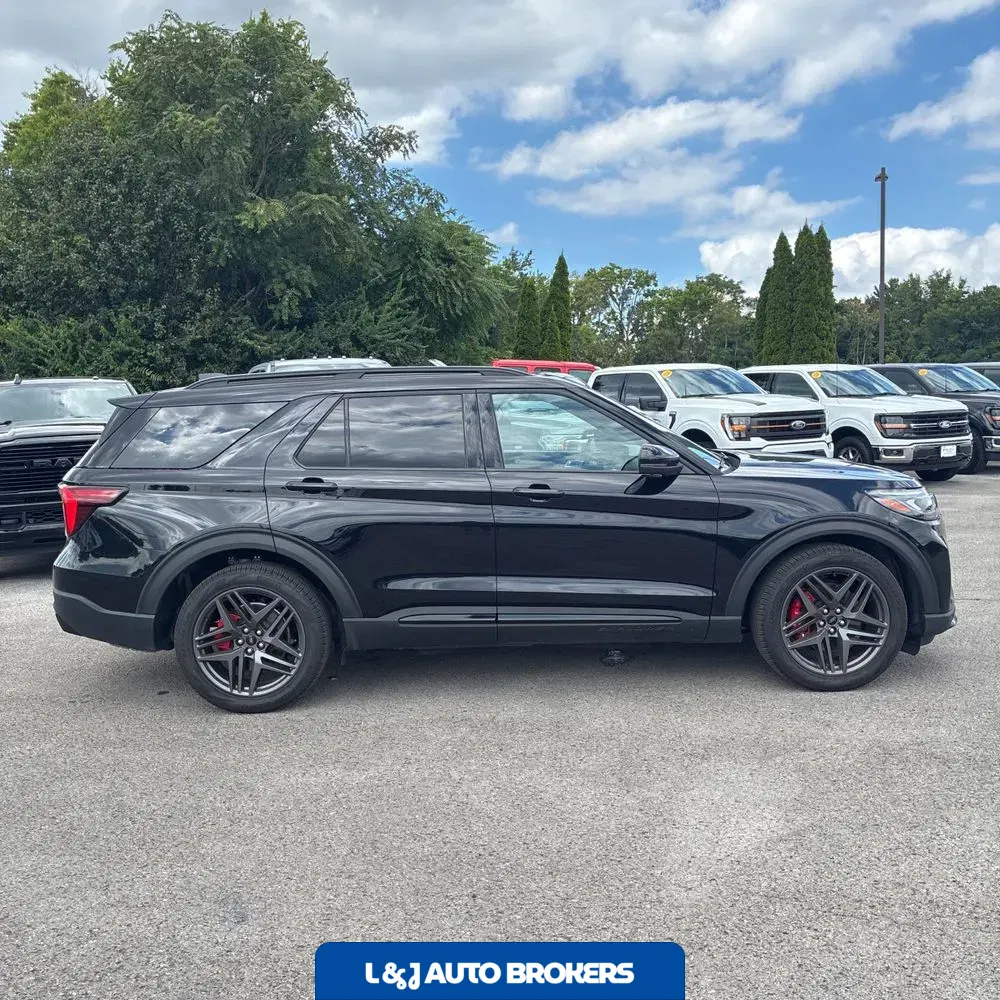 2025 Ford Explorer ST