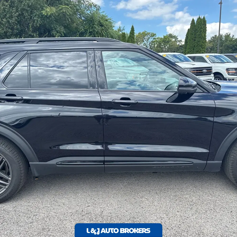 2025 Ford Explorer ST
