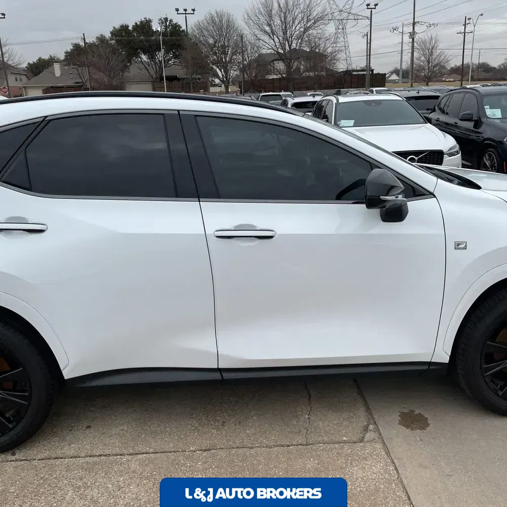 2025 Lexus NX 450h+ F SPORT Handling