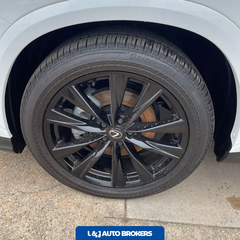 2025 Lexus NX 450h+ F SPORT Handling