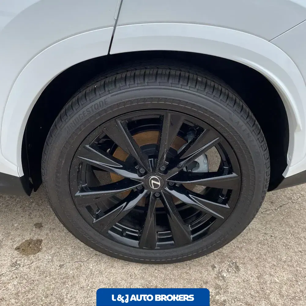 2025 Lexus NX 450h+ F SPORT Handling