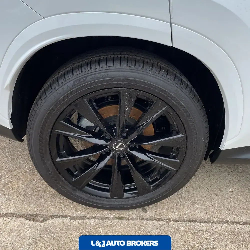 2025 Lexus NX 450h+ F SPORT Handling