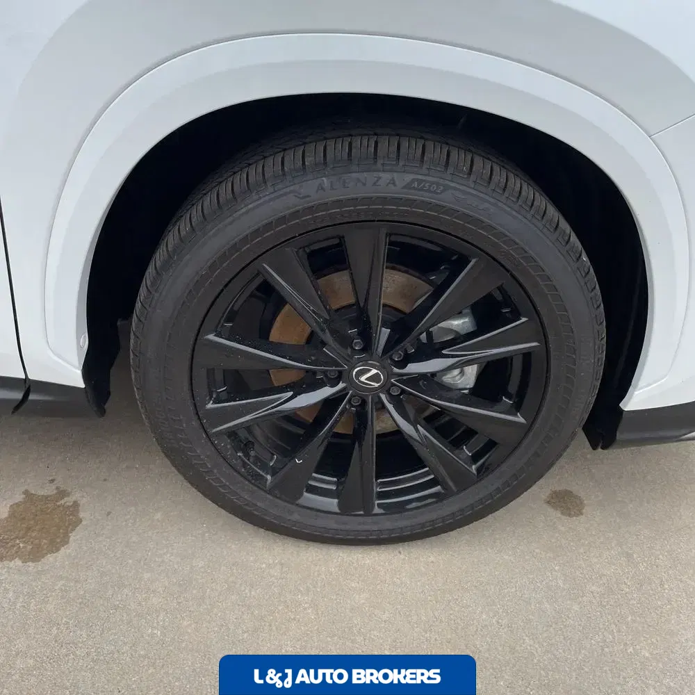 2025 Lexus NX 450h+ F SPORT Handling