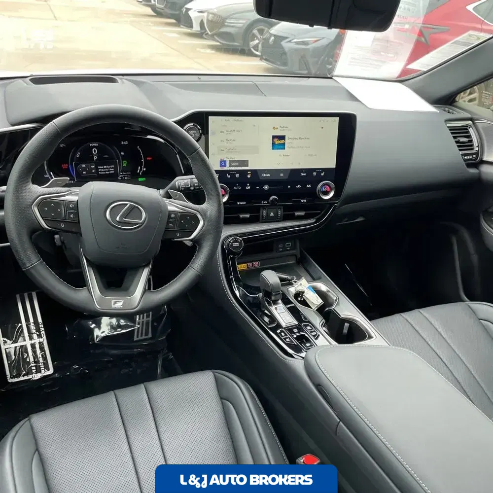2025 Lexus NX 450h+ F SPORT Handling