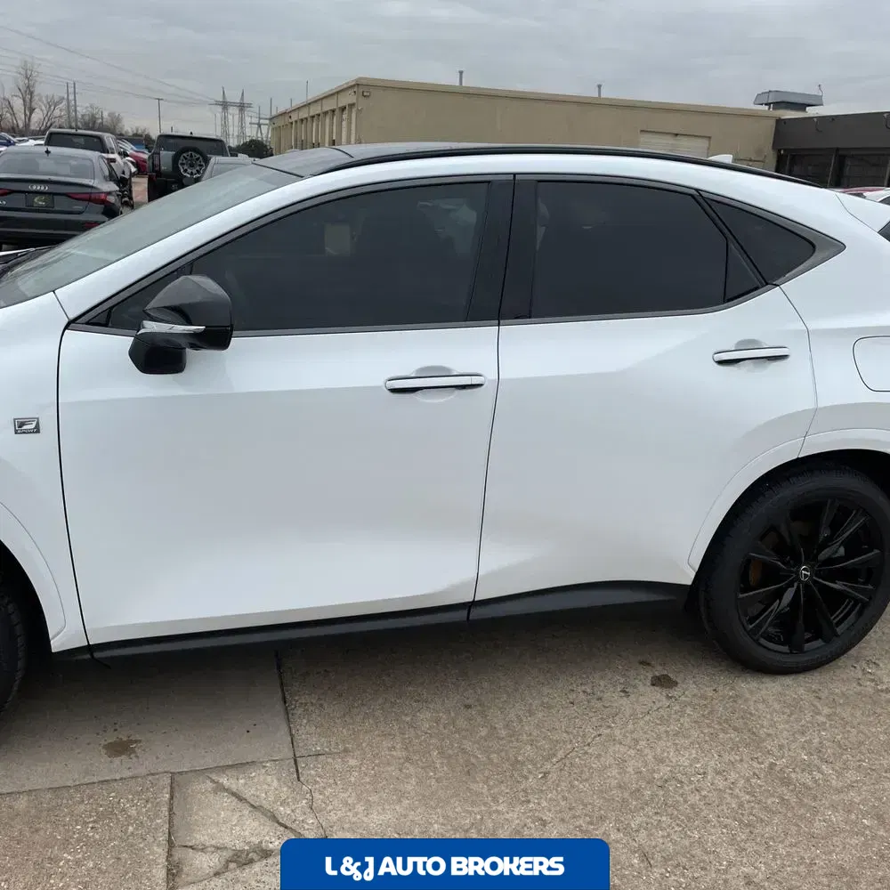 2025 Lexus NX 450h+ F SPORT Handling