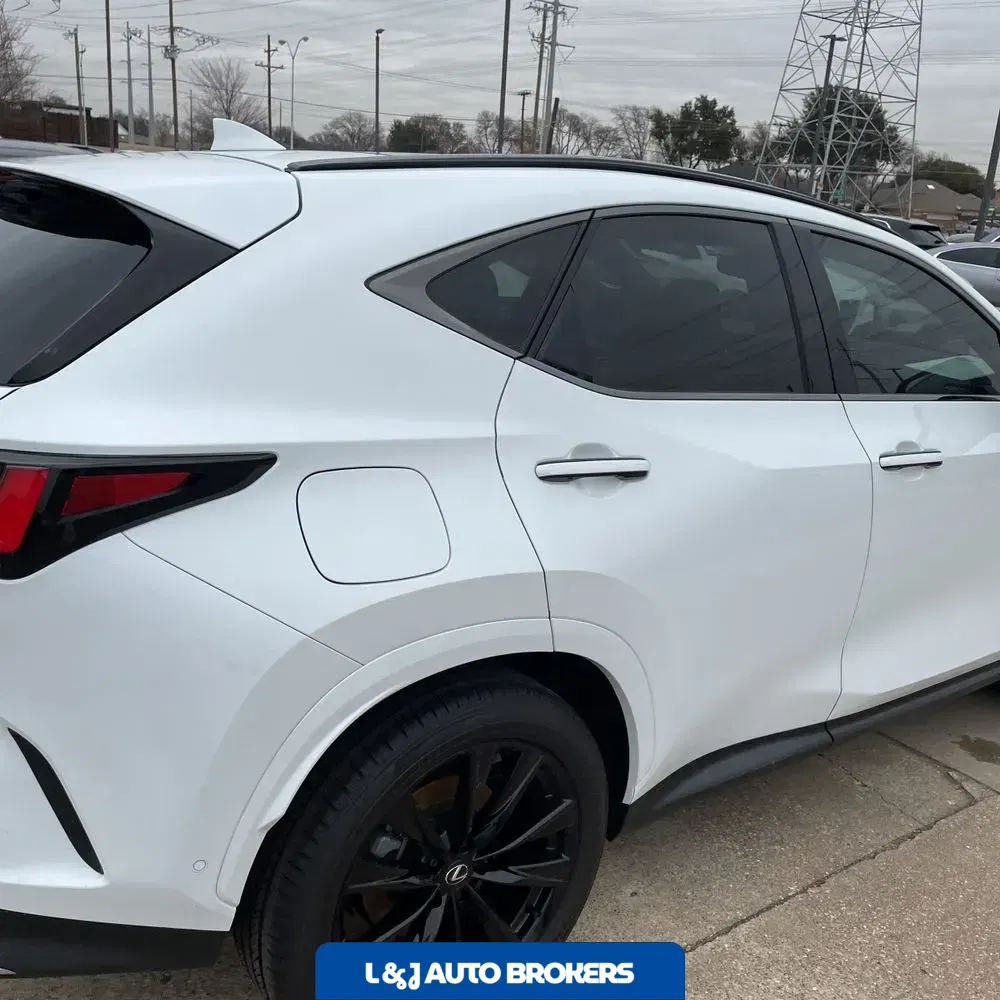 2025 Lexus NX 450h+ F SPORT Handling
