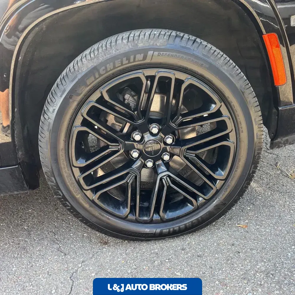 2023 Jeep Wagoneer Carbide