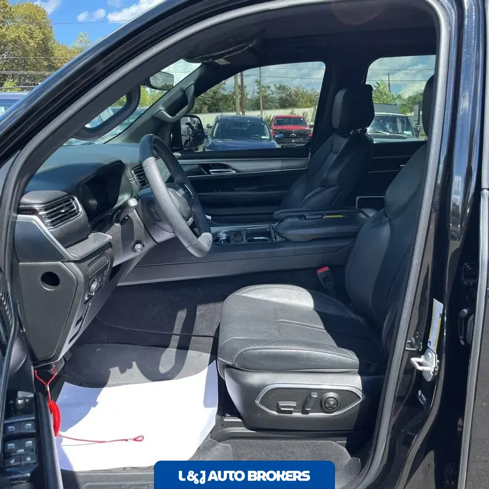 2023 Jeep Wagoneer Carbide