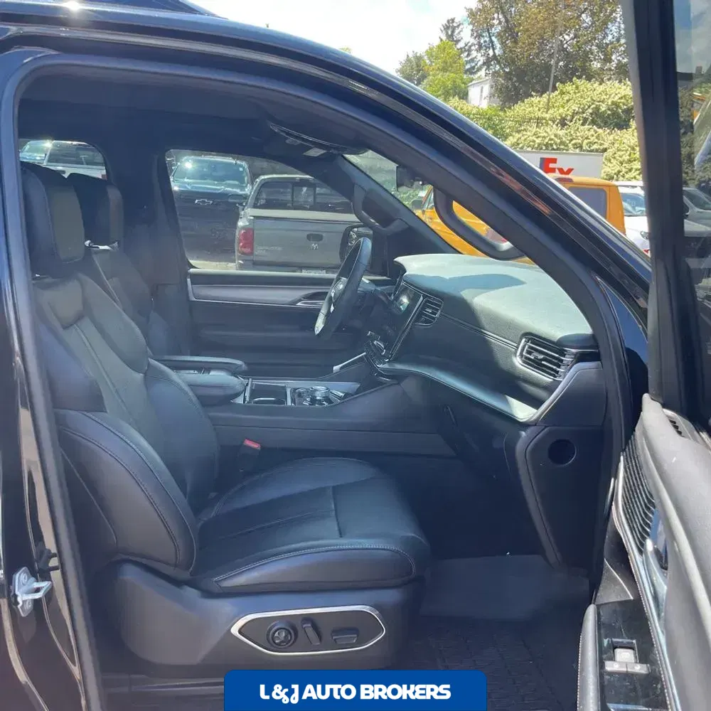 2023 Jeep Wagoneer Carbide