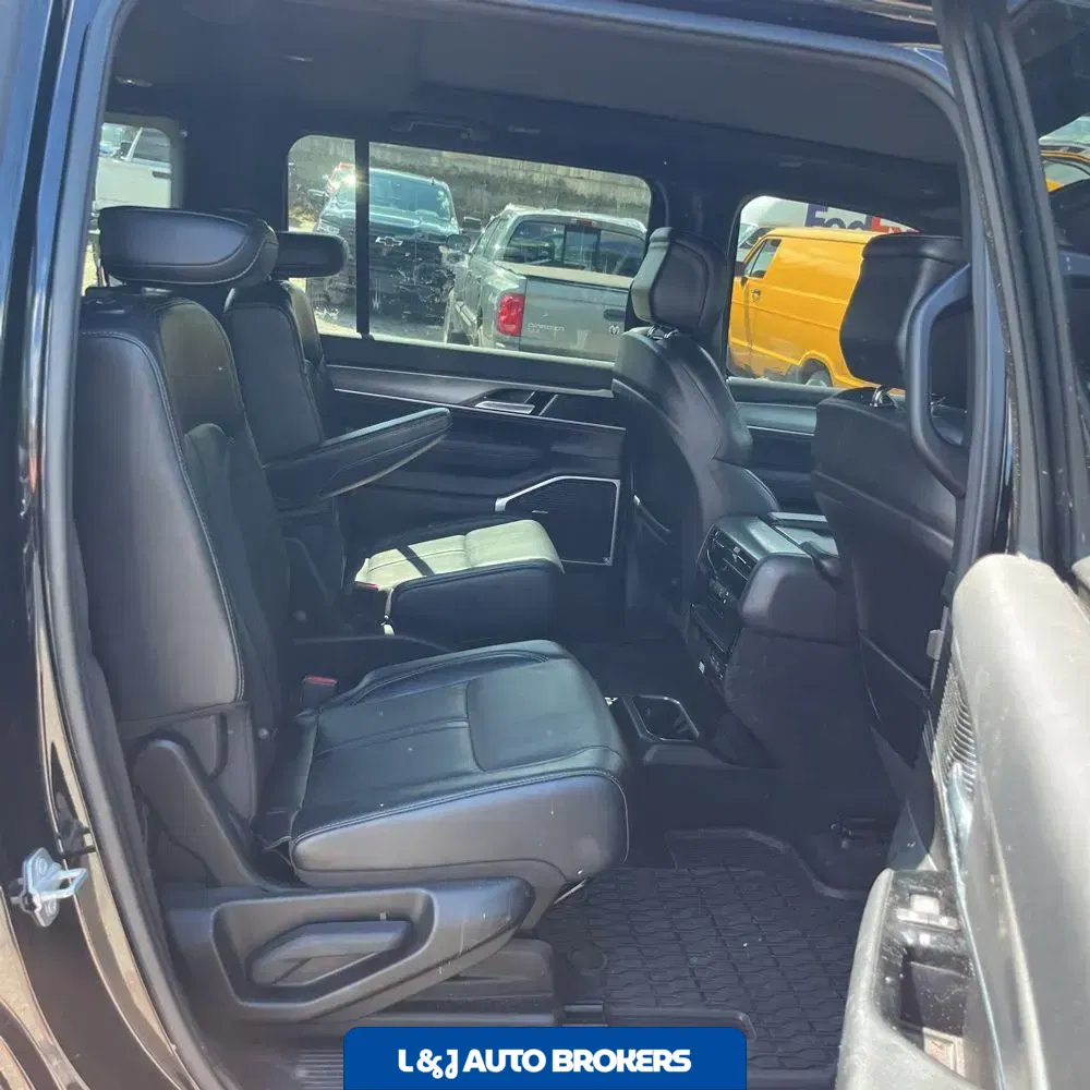 2023 Jeep Wagoneer Carbide