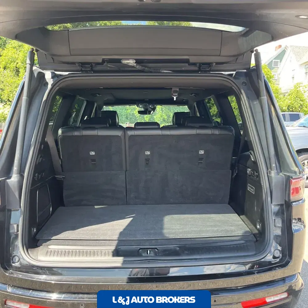 2023 Jeep Wagoneer Carbide