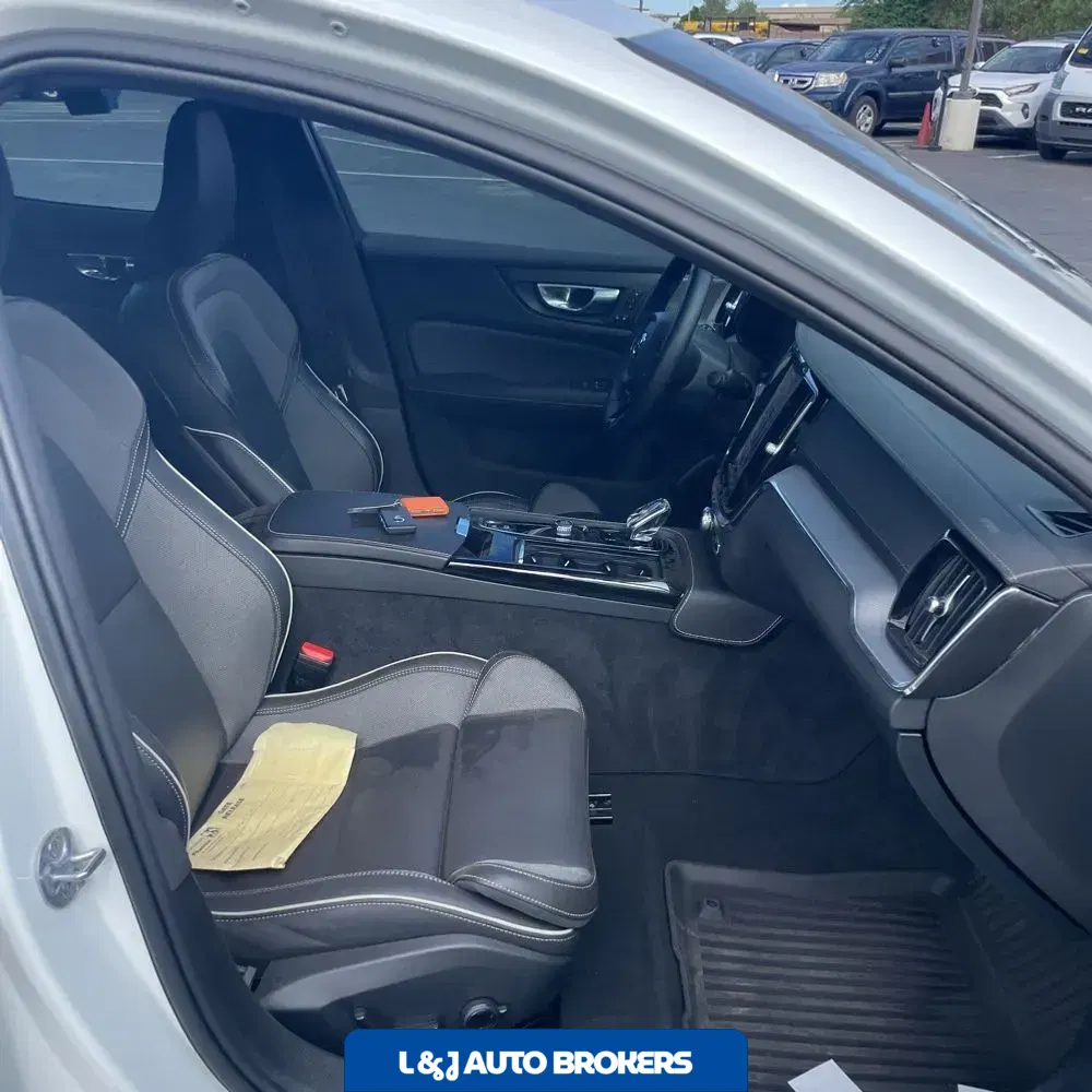 2024 Volvo S60 T8 - Ultimate PHEV
