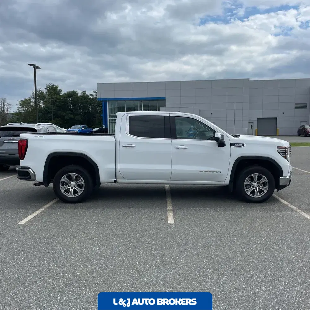 2024 GMC Sierra 1500 SLT