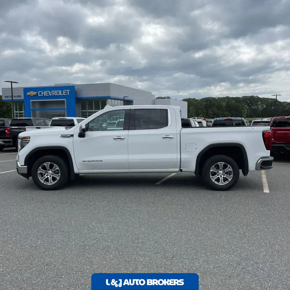 2024 GMC Sierra 1500 SLT