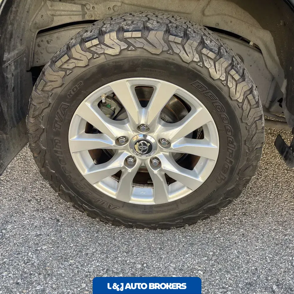 2019 Toyota Land Cruiser Base
