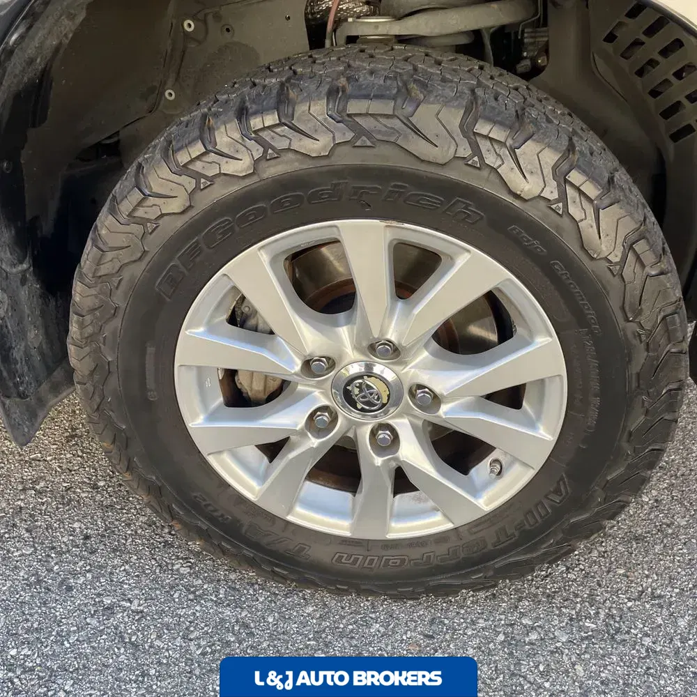 2019 Toyota Land Cruiser Base