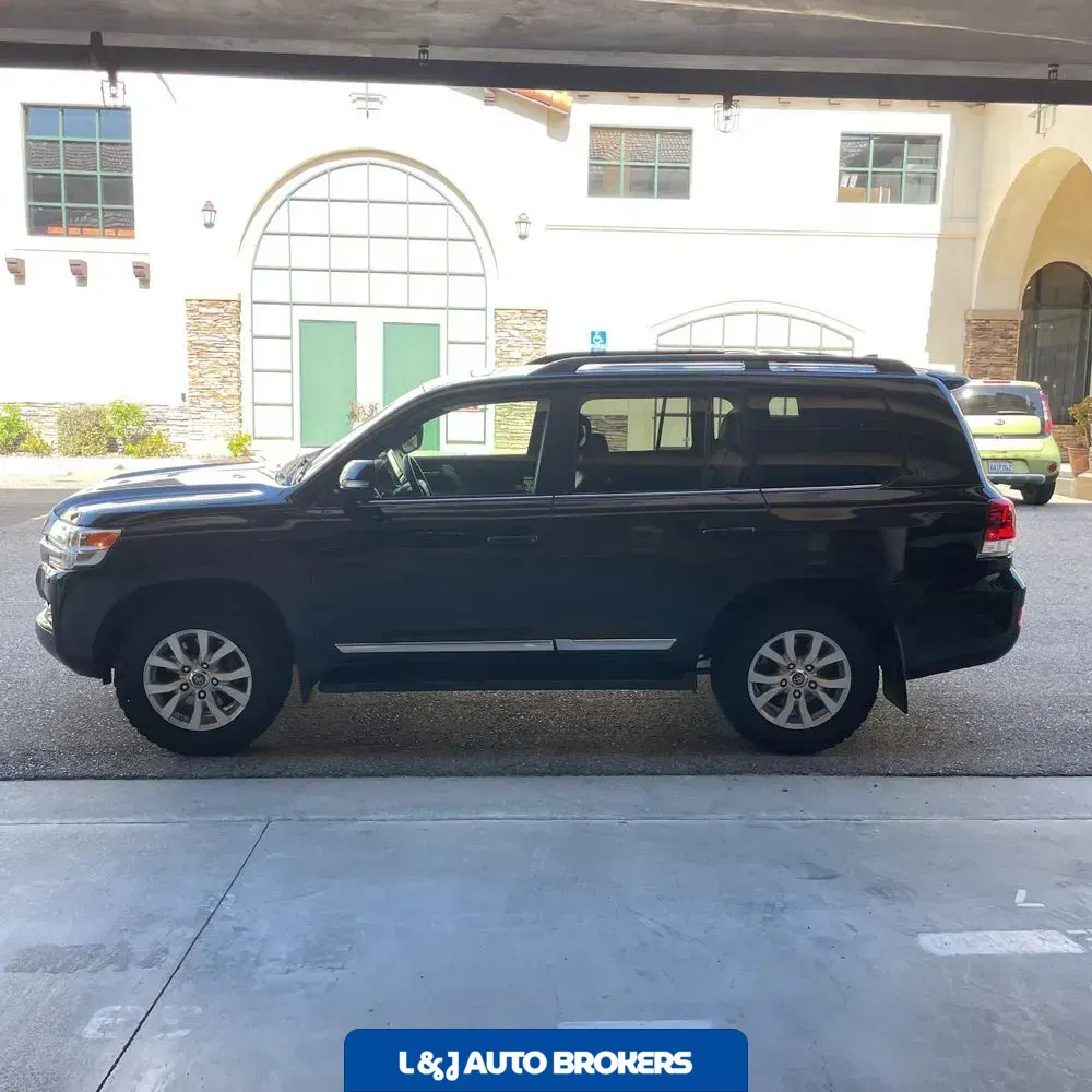 2019 Toyota Land Cruiser Base