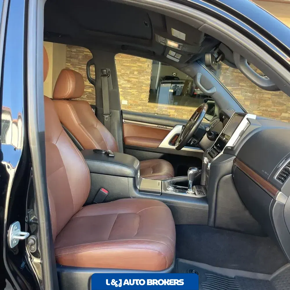 2019 Toyota Land Cruiser Base
