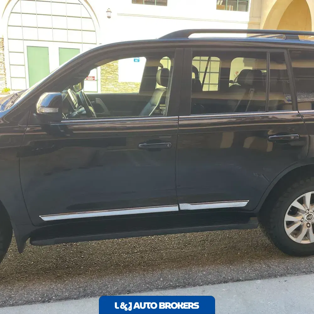 2019 Toyota Land Cruiser Base