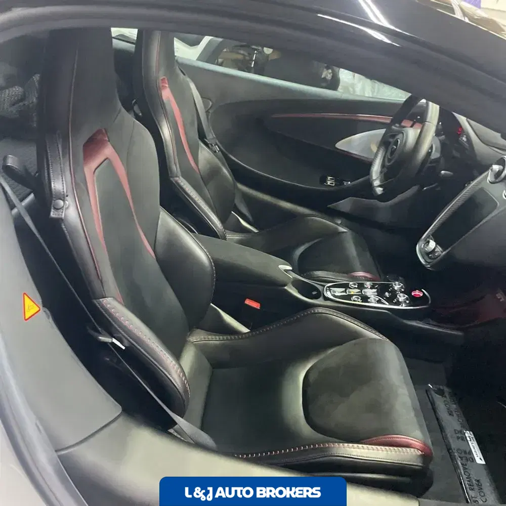 2022 McLaren GT Base 2D Coupe