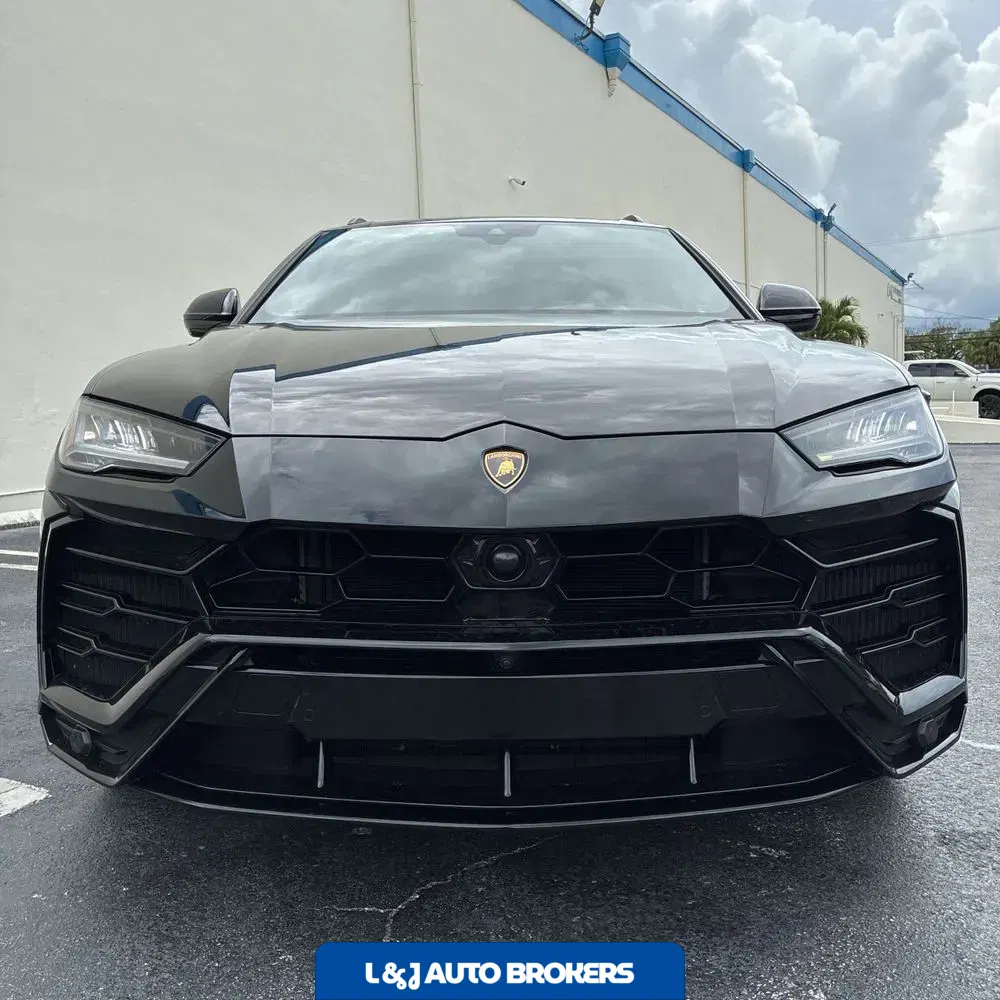 2020 Lamborghini Urus Base