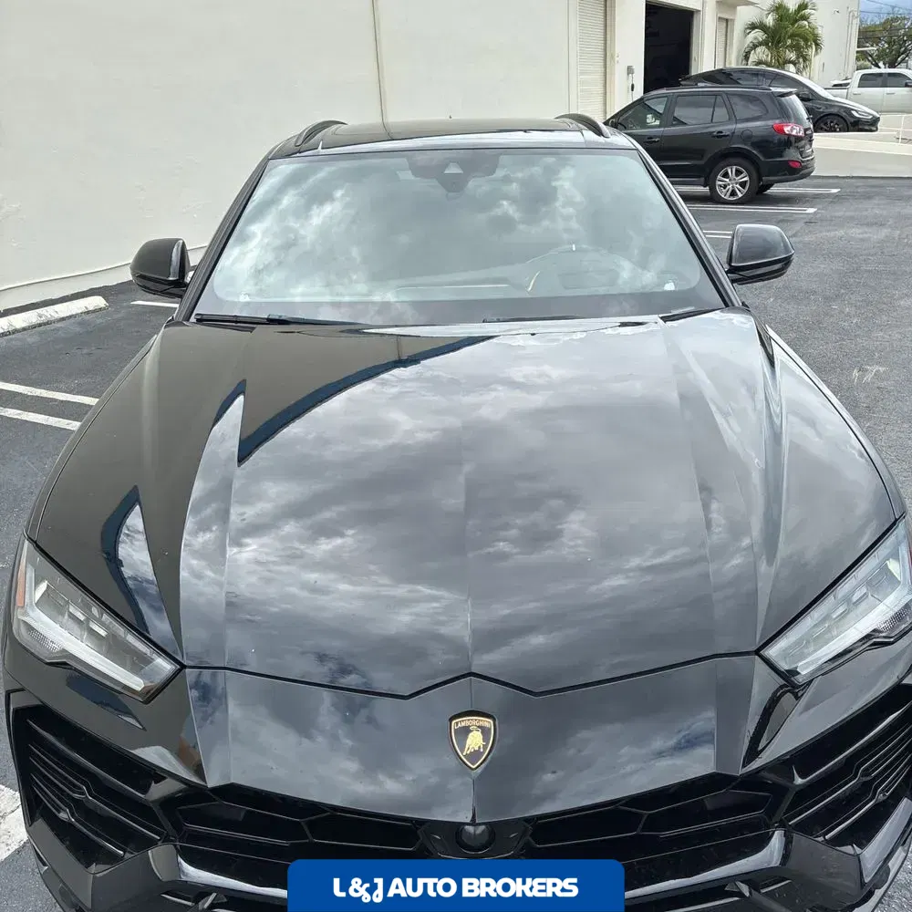 2020 Lamborghini Urus Base