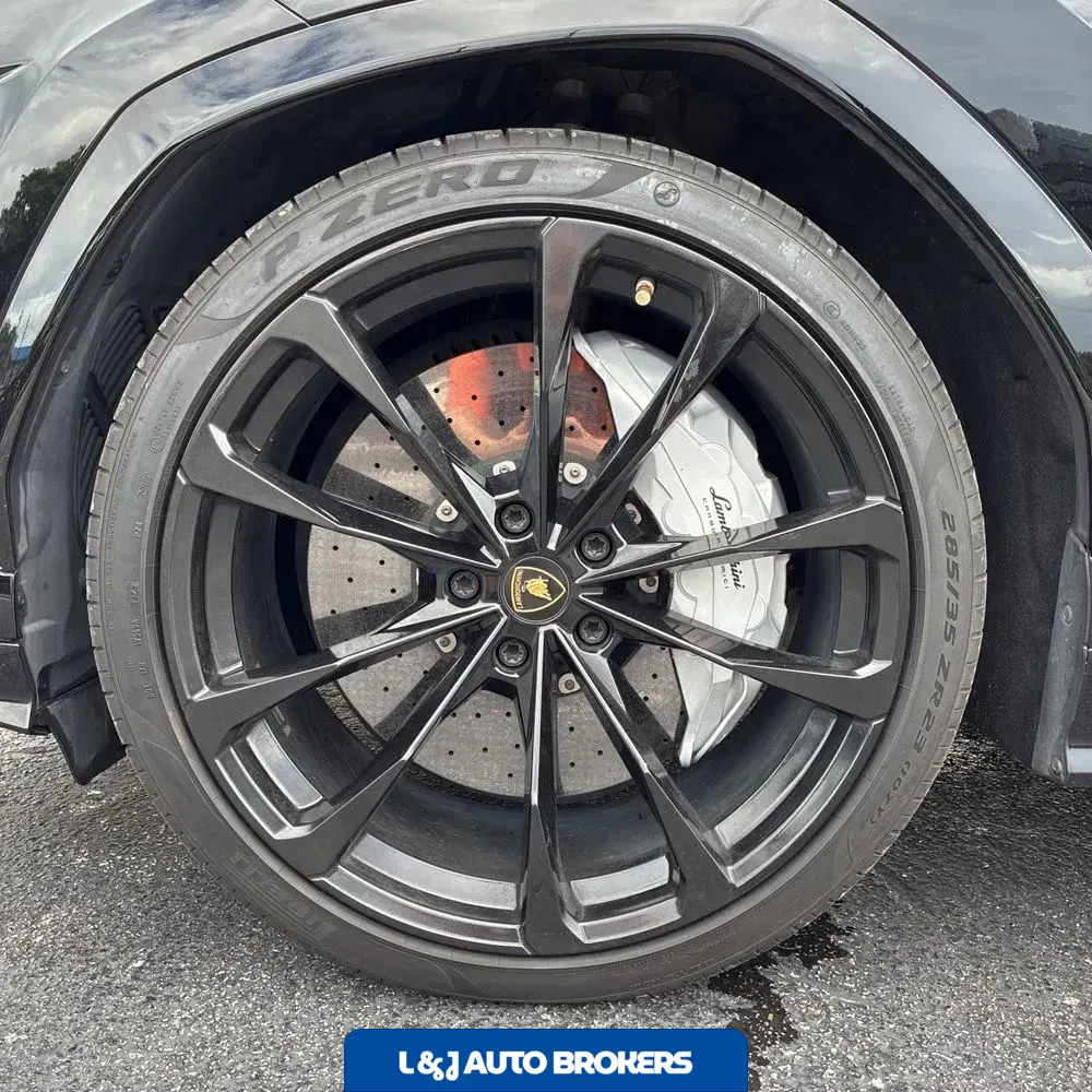 2020 Lamborghini Urus Base