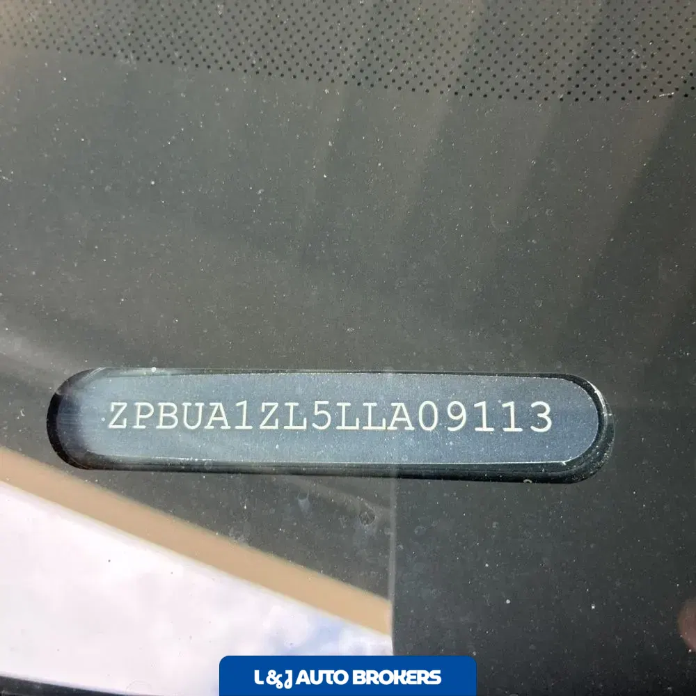 2020 Lamborghini Urus Base