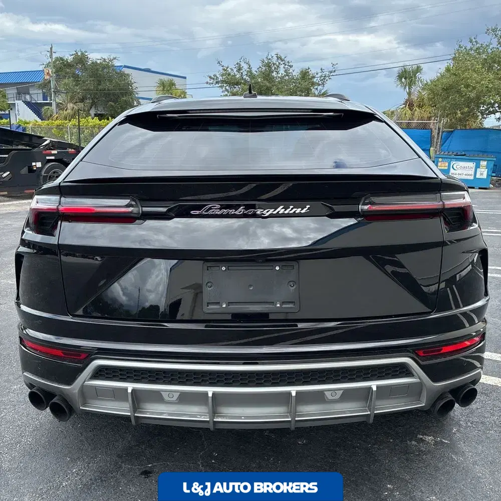 2020 Lamborghini Urus Base
