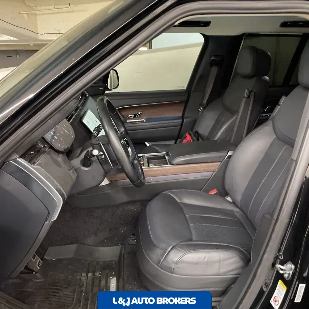 2023 Land Rover Range Rover SE