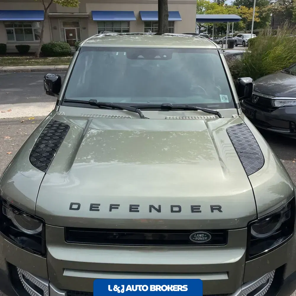 2024 Land Rover Defender 110 S P300