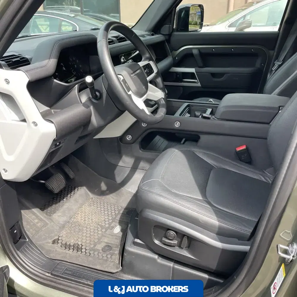 2024 Land Rover Defender 110 S P300