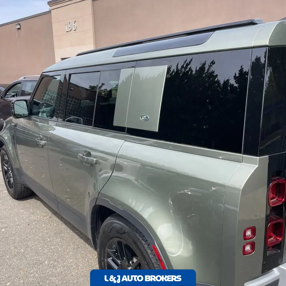2024 Land Rover Defender 110 S P300