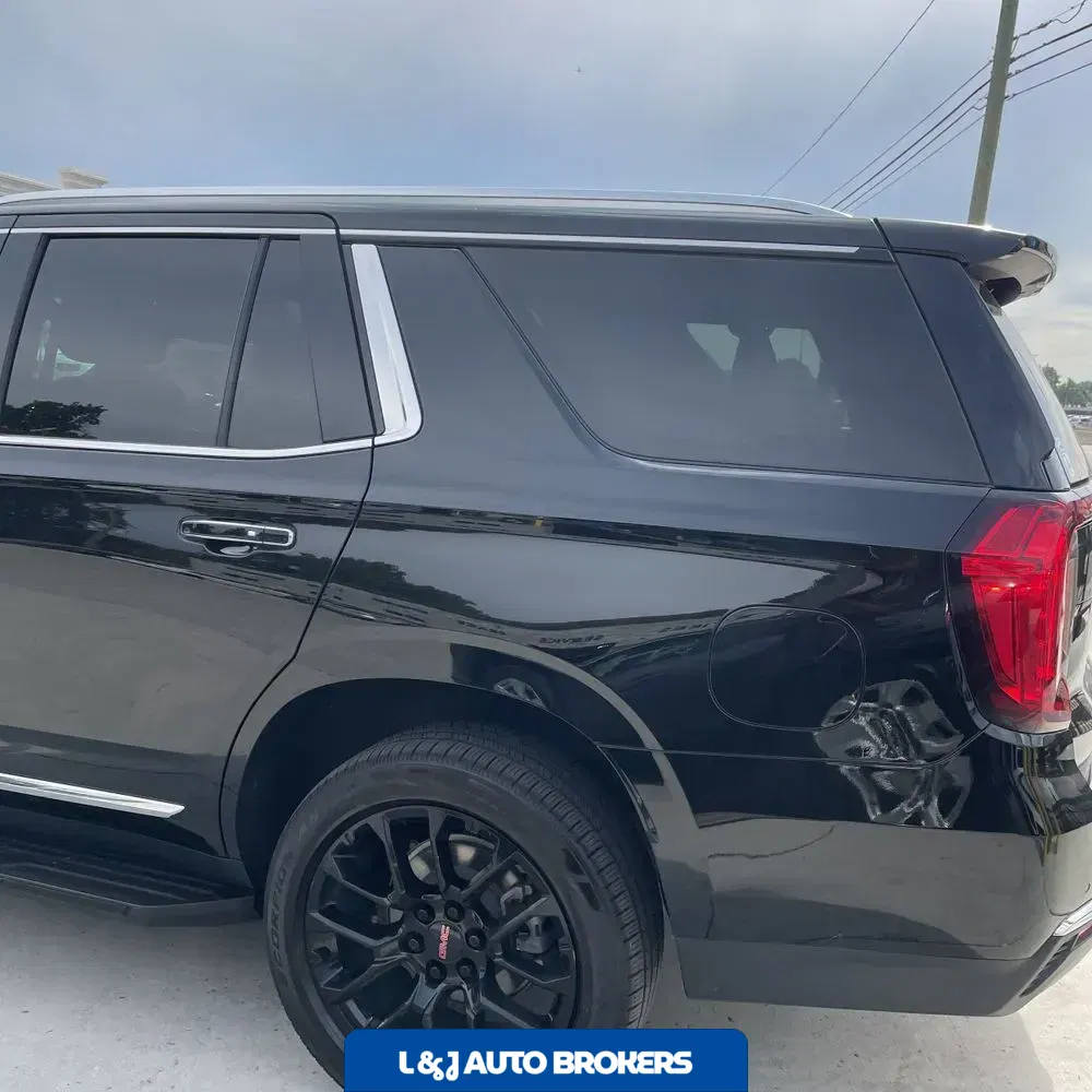 2023 GMC Yukon SLT