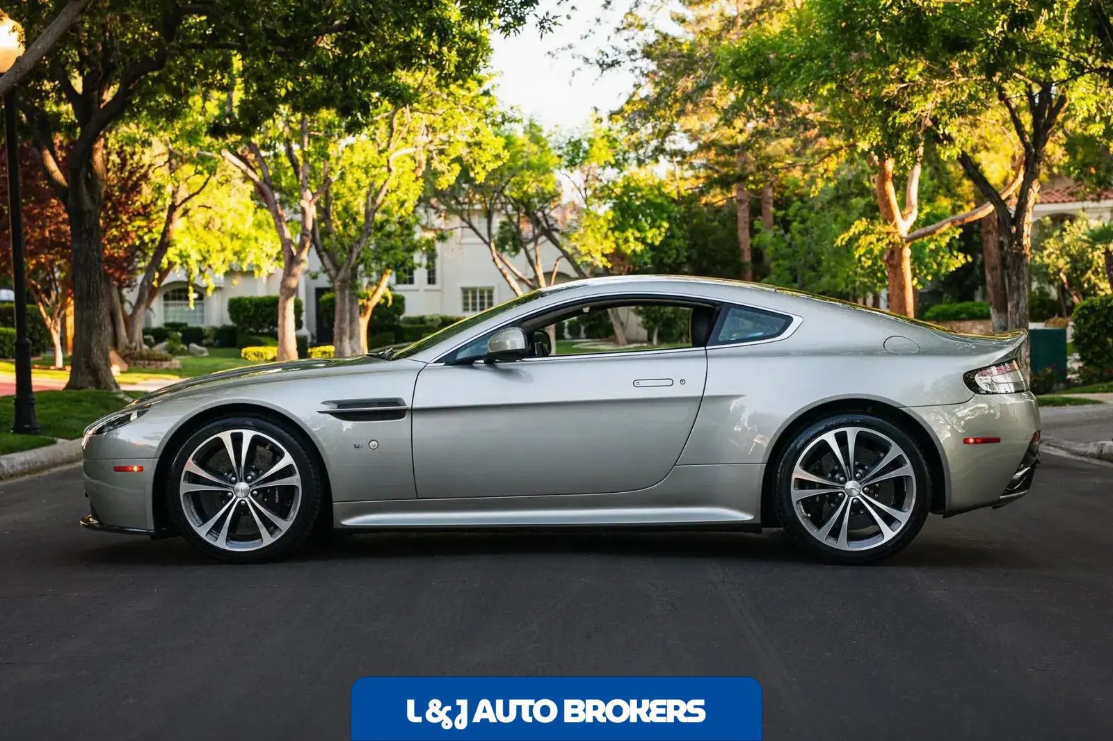2017 Aston Martin V12 Vantage S 7-Speed