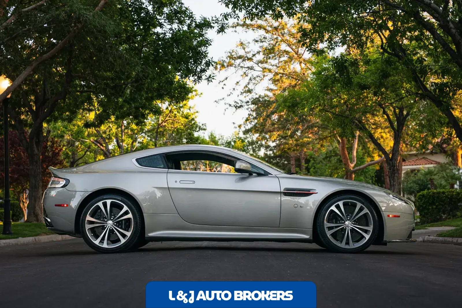 2017 Aston Martin V12 Vantage S 7-Speed
