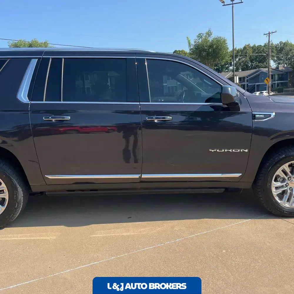 2023 GMC Yukon XL SLT