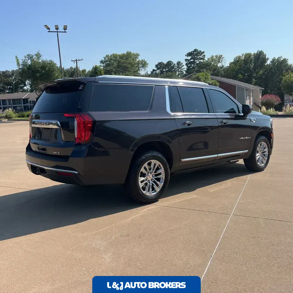 2023 GMC Yukon XL SLT