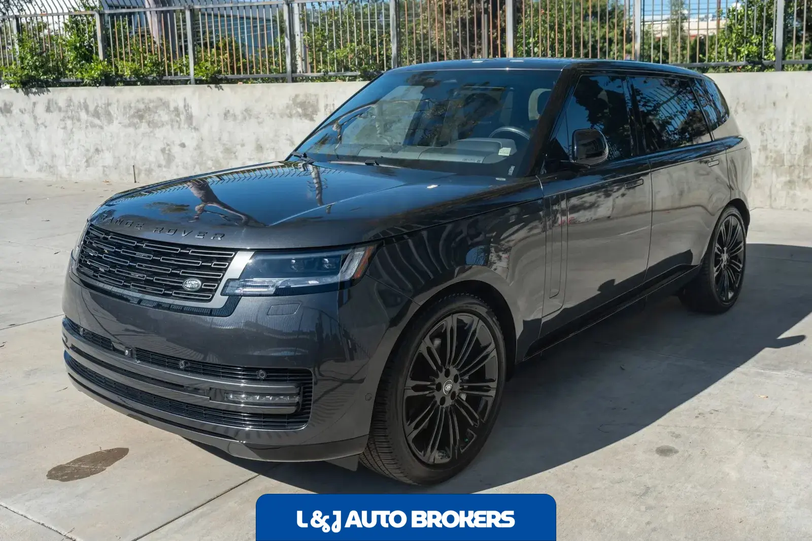 2024 Land Rover Range Rover P400 SE LWB