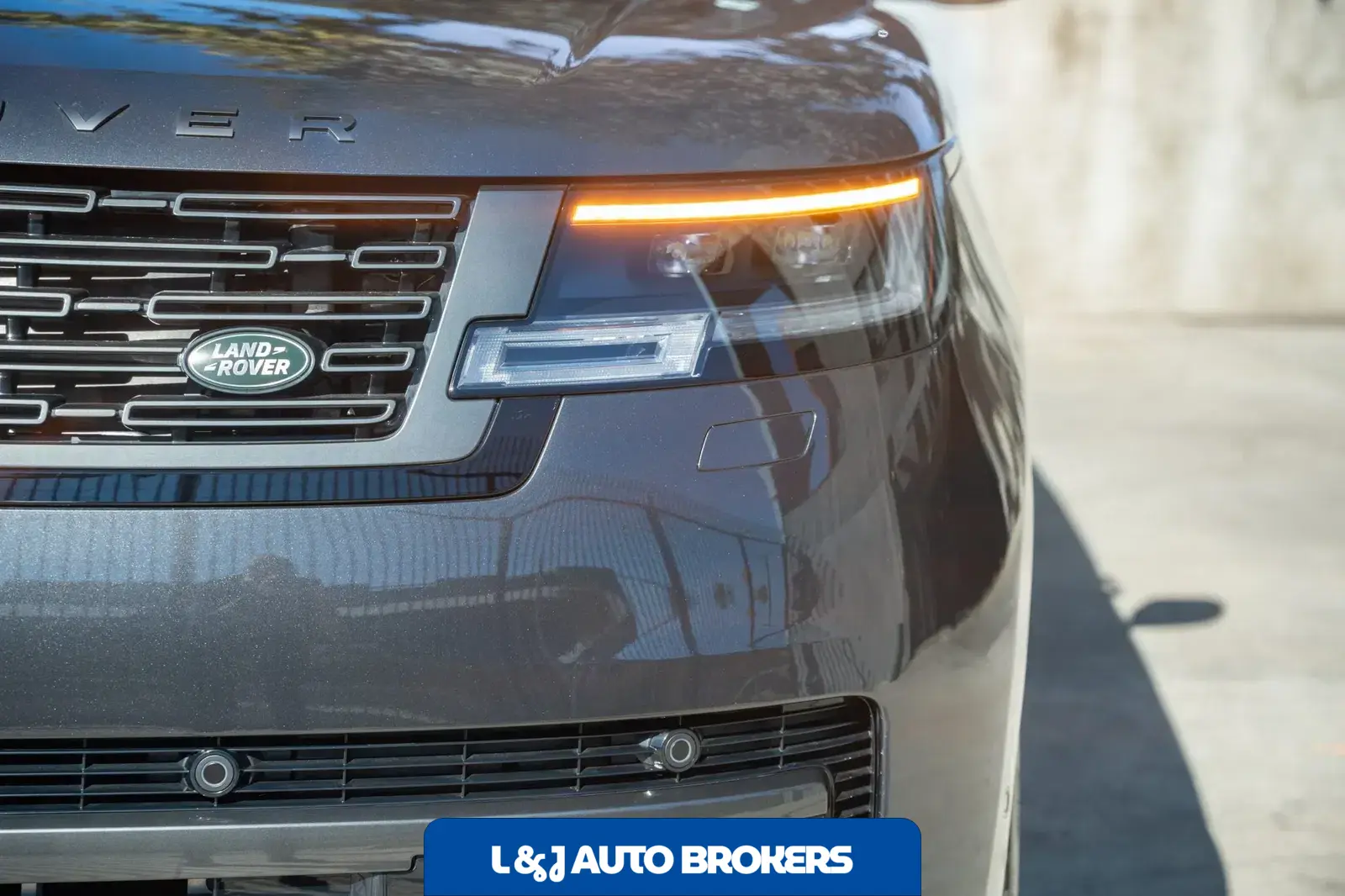 2024 Land Rover Range Rover P400 SE LWB
