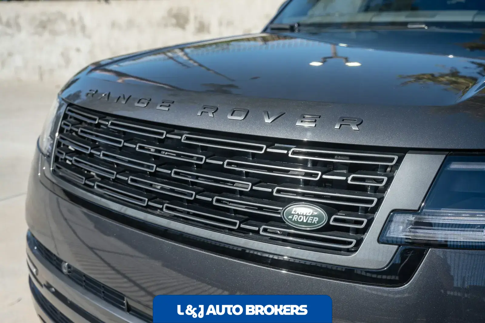 2024 Land Rover Range Rover P400 SE LWB
