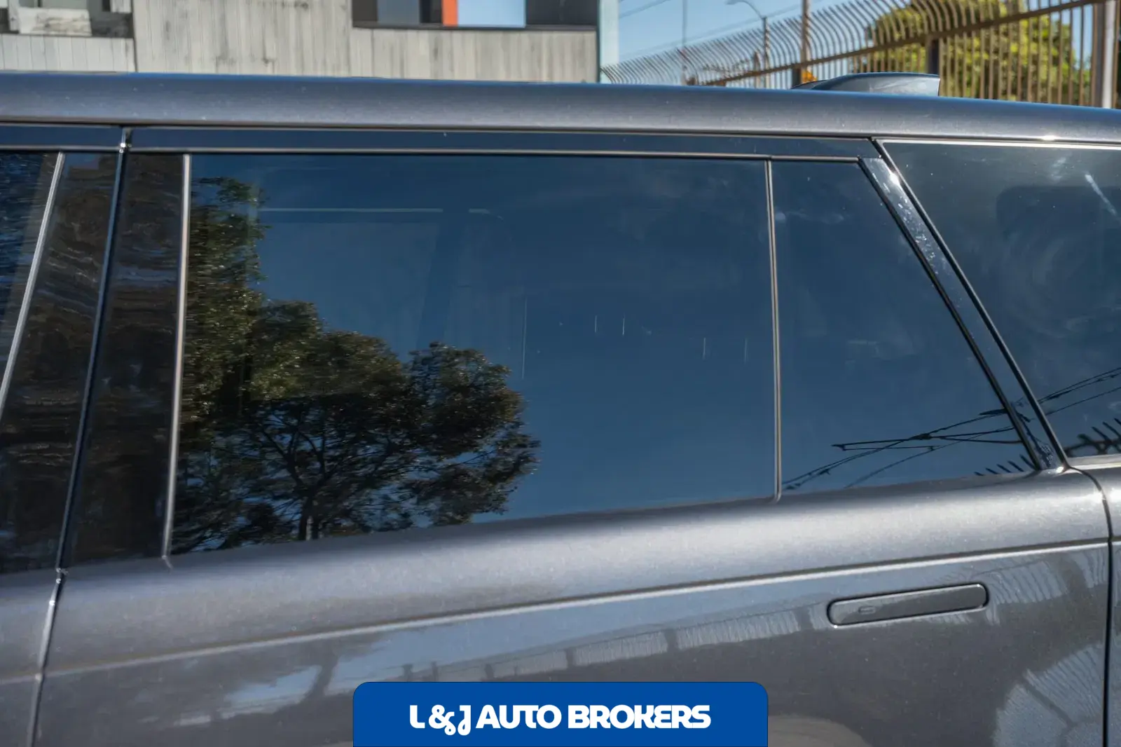 2024 Land Rover Range Rover P400 SE LWB