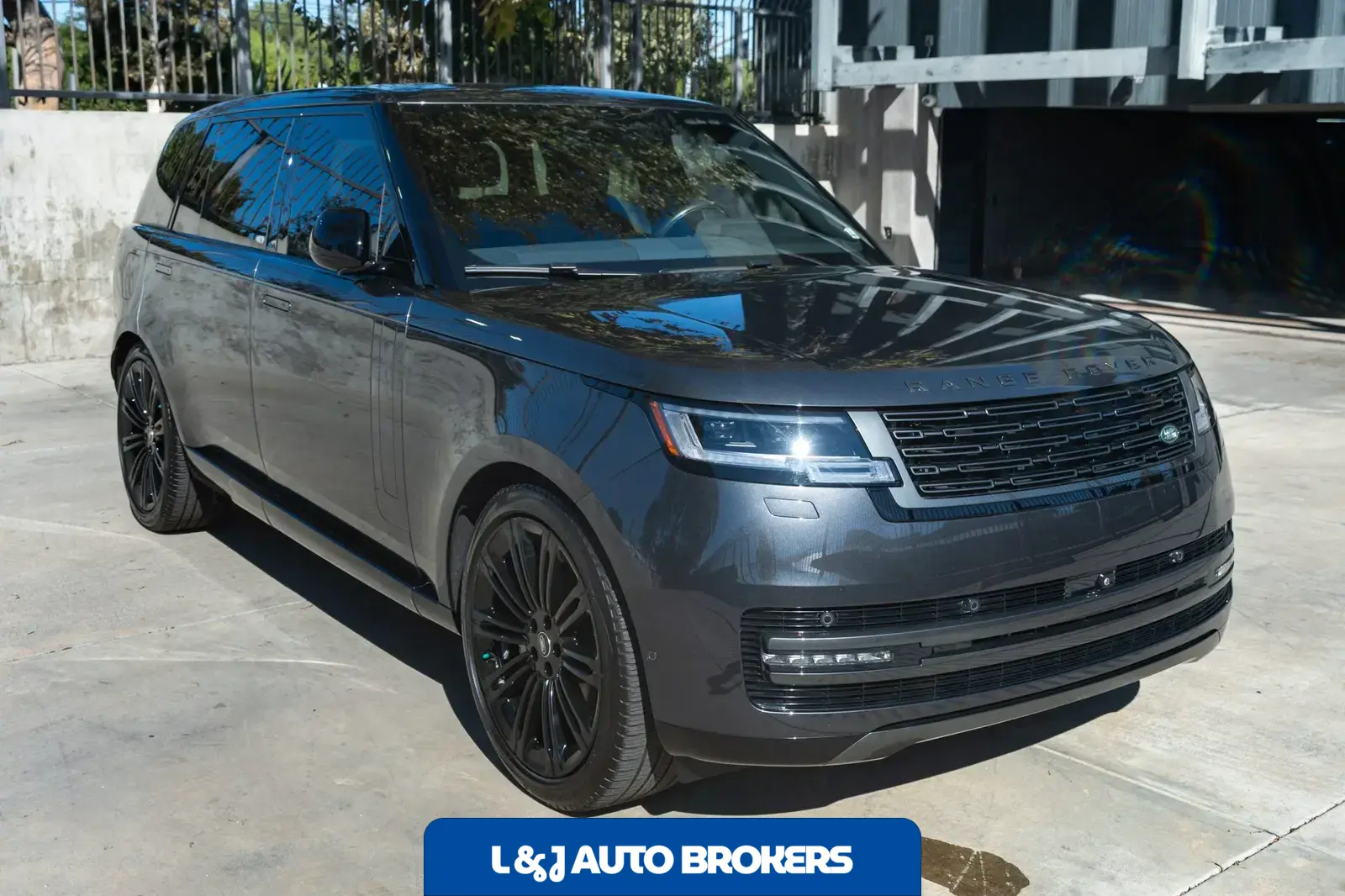 2024 Land Rover Range Rover P400 SE LWB
